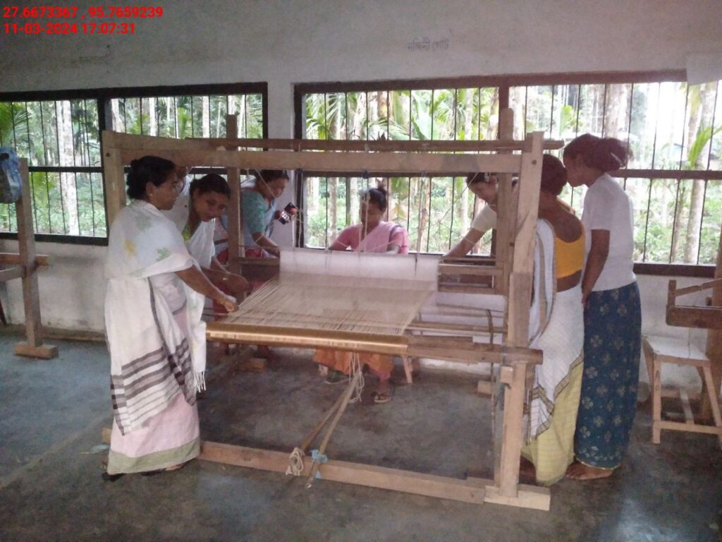 Handloom Weaver (Frame Loom) training at IIE Incubation Centre, Bordiraj, batch 20388, 11-03-2024