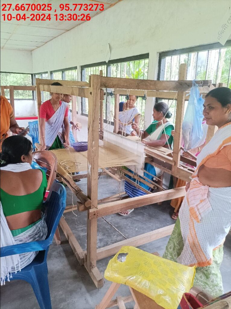 Handloom Weaver (Frame Loom) training at IIE Incubation Centre, Bordiraj, batch 20388, 10-04-2024