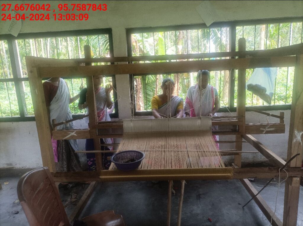 Handloom Weaver (Frame Loom) training at IIE Incubation Centre, Bordiraj, batch 20388, 24-04-2024