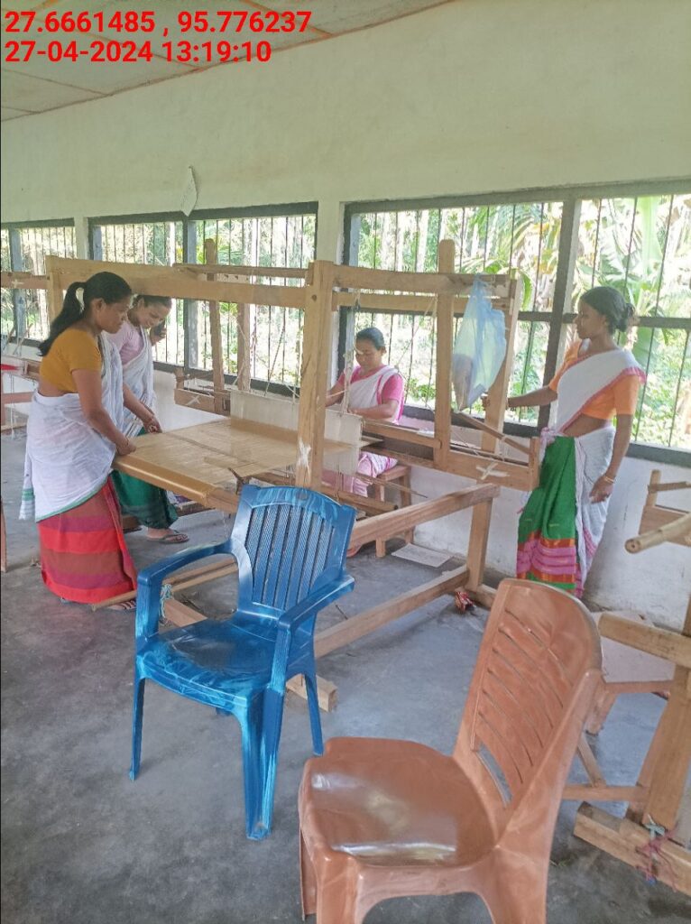 Handloom Weaver (Frame Loom) training at IIE Incubation Centre, Bordiraj, batch 20388, 27-04-2024