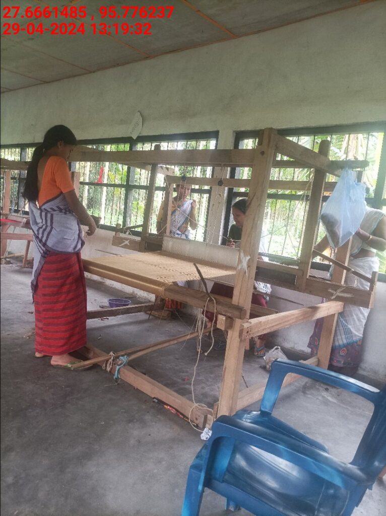 Handloom Weaver (Frame Loom) training at IIE Incubation Centre, Bordiraj, batch 20388, 29-04-2024