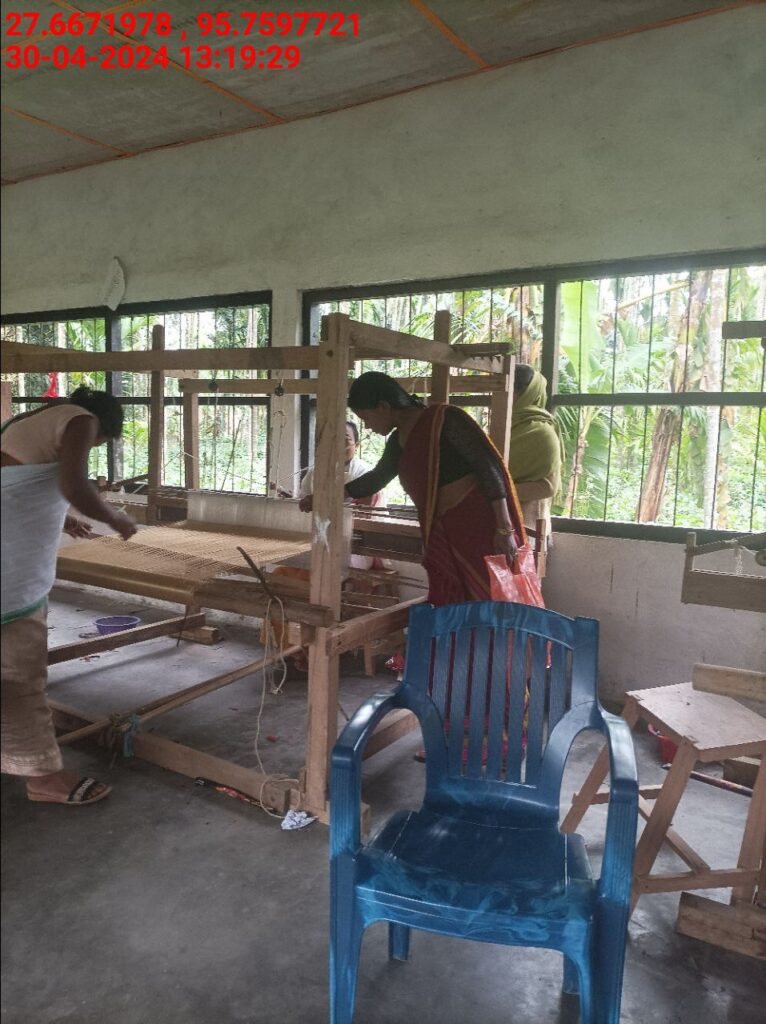 Handloom Weaver (Frame Loom) training at IIE Incubation Centre, Bordiraj, batch 20388, 30-04-2024