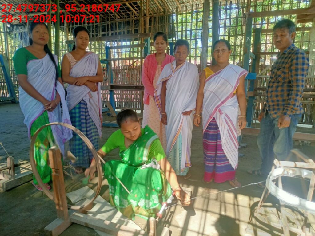 Handloom Weaver (Frame Loom) training at IIE Incubation Centre, Bordiraj, batch 24208, 28-11-2024