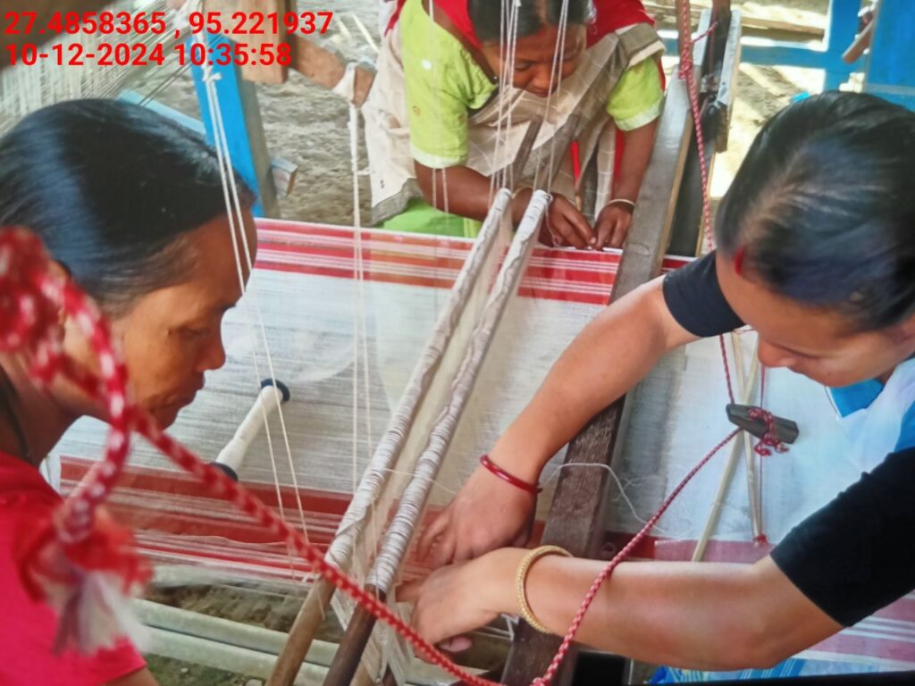 Handloom Weaver (Frame Loom) training at IIE Incubation Centre, Bordiraj, batch 24208, 10-12-2024