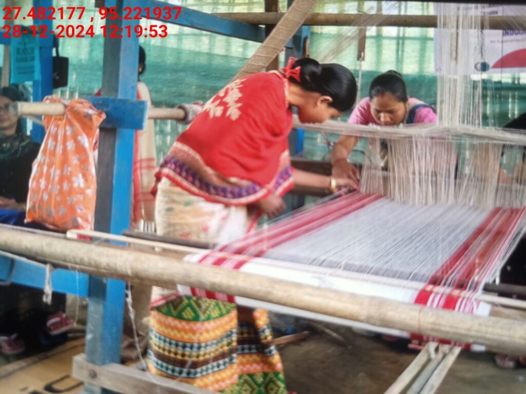 Handloom Weaver (Frame Loom) training at IIE Incubation Centre, Bordiraj, batch 24208, 28-12-2024