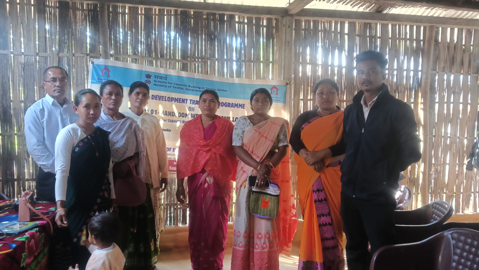 Group photo of Handloom Weaver (Frame Loom) batch 38683 trainees at IIE Incubation Centre, Bordiraj