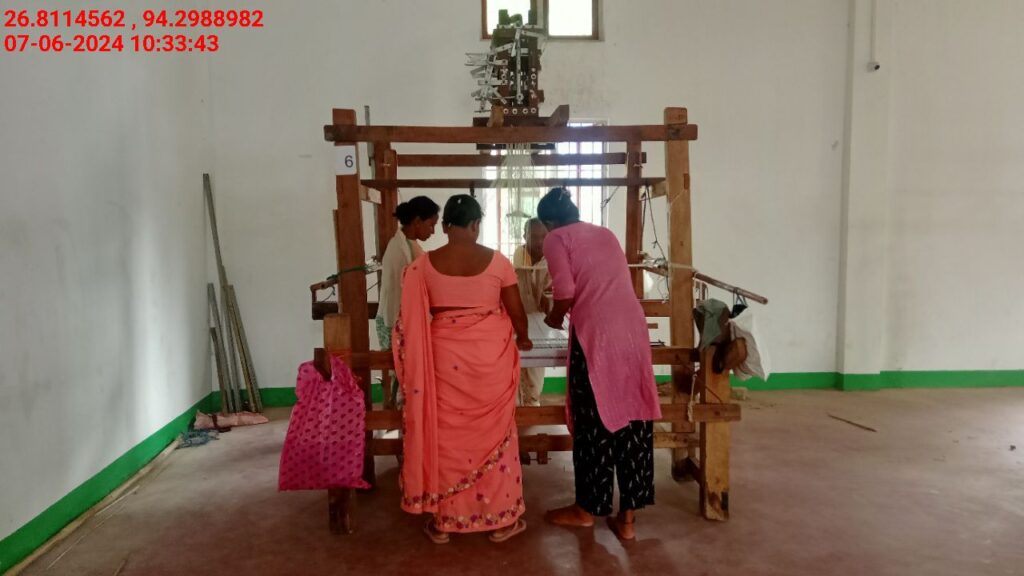 Jacquard Handloom Weaver training at IIE Incubation Centre, Chenijan, batch 21344, 07-06-2024