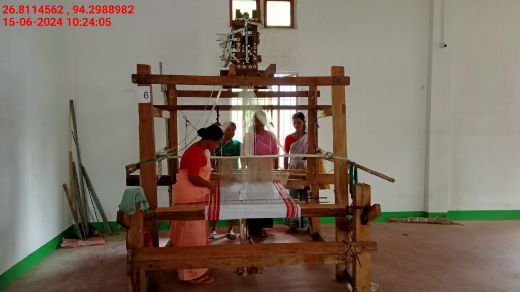 Jacquard Handloom Weaver training at IIE Incubation Centre, Chenijan, batch 21344, 15-06-2024