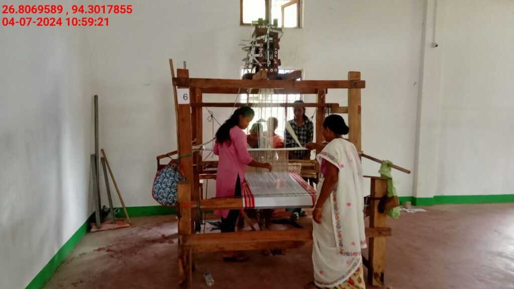 Jacquard Handloom Weaver training at IIE Incubation Centre, Chenijan, batch 21344, 04-07-2024