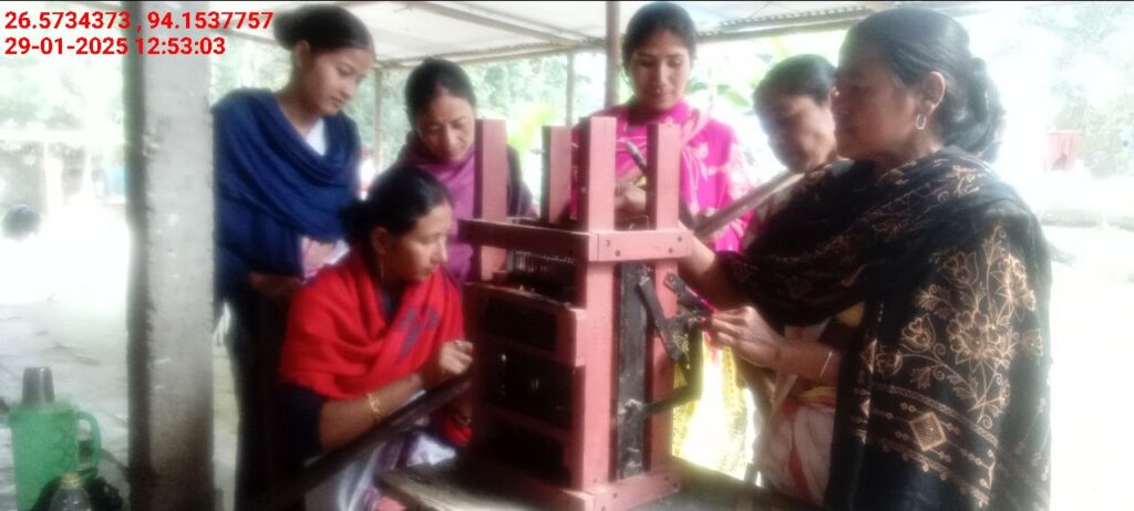 Jacquard Handloom Weaver training at IIE Incubation Centre, Chenijan, batch 26020, 29-01-2025