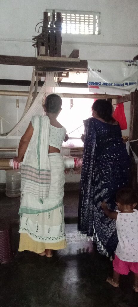 Jacquard Handloom Weaver training at IIE Incubation Centre, Chenijan, batch 33098, 28-08-2025