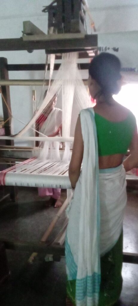 Jacquard Handloom Weaver training at IIE Incubation Centre, Chenijan, batch 33098, 02-09-2025