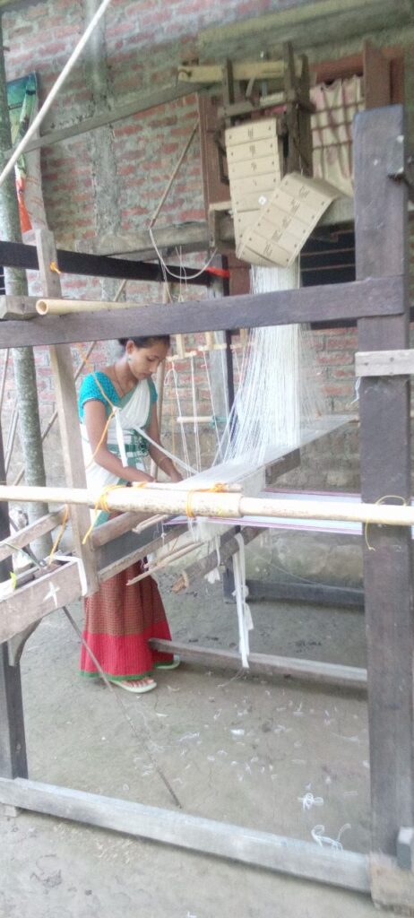 Jacquard Handloom Weaver training at IIE Incubation Centre, Chenijan, batch 33098, 15-09-2025