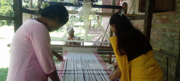 Jacquard Handloom Weaver training at IIE Incubation Centre, Chenijan, batch 33098, 17-09-2025