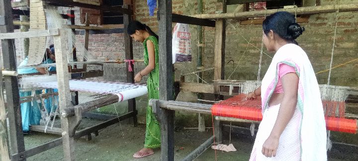 Jacquard Handloom Weaver training at IIE Incubation Centre, Chenijan, batch 33098, 27-09-2025