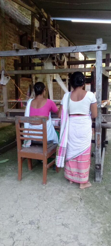 Jacquard Handloom Weaver training at IIE Incubation Centre, Chenijan, batch 33098, 07-10-2025