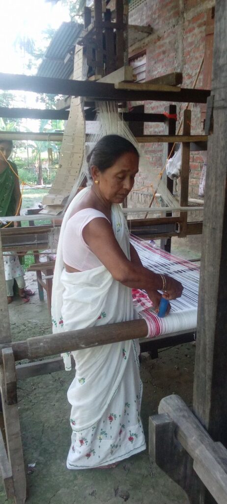 Jacquard Handloom Weaver training at IIE Incubation Centre, Chenijan, batch 33098, 09-10-2025