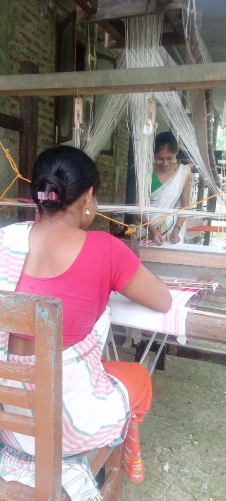Jacquard Handloom Weaver training at IIE Incubation Centre, Chenijan, batch 33098, 11-10-2025