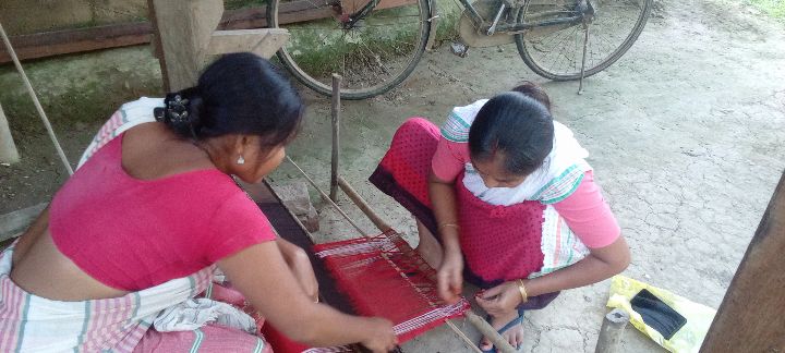 Jacquard Handloom Weaver training at IIE Incubation Centre, Chenijan, batch 33098, 28-10-2025