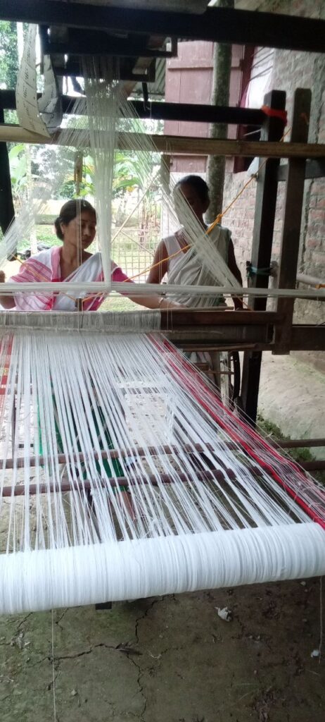 Jacquard Handloom Weaver training at IIE Incubation Centre, Chenijan, batch 33098, 05-11-2025