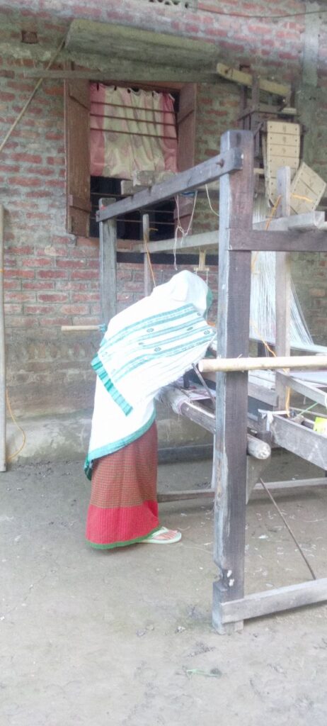 Jacquard Handloom Weaver training at IIE Incubation Centre, Chenijan, batch 33999, 15-09-2025