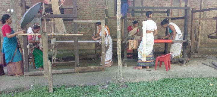 Jacquard Handloom Weaver training at IIE Incubation Centre, Chenijan, batch 33999, 26-09-2025