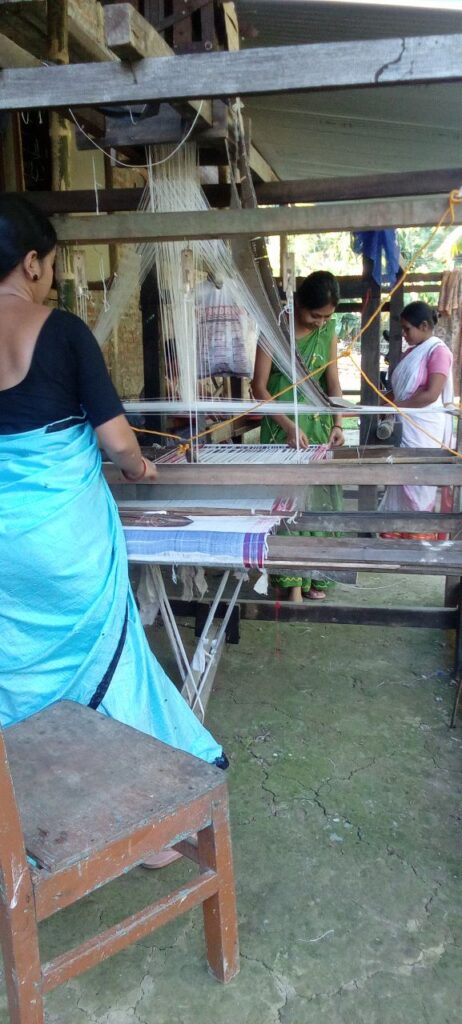 Jacquard Handloom Weaver training at IIE Incubation Centre, Chenijan, batch 33999, 27-09-2025