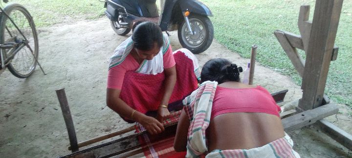 Jacquard Handloom Weaver training at IIE Incubation Centre, Chenijan, batch 33999, 28-10-2025