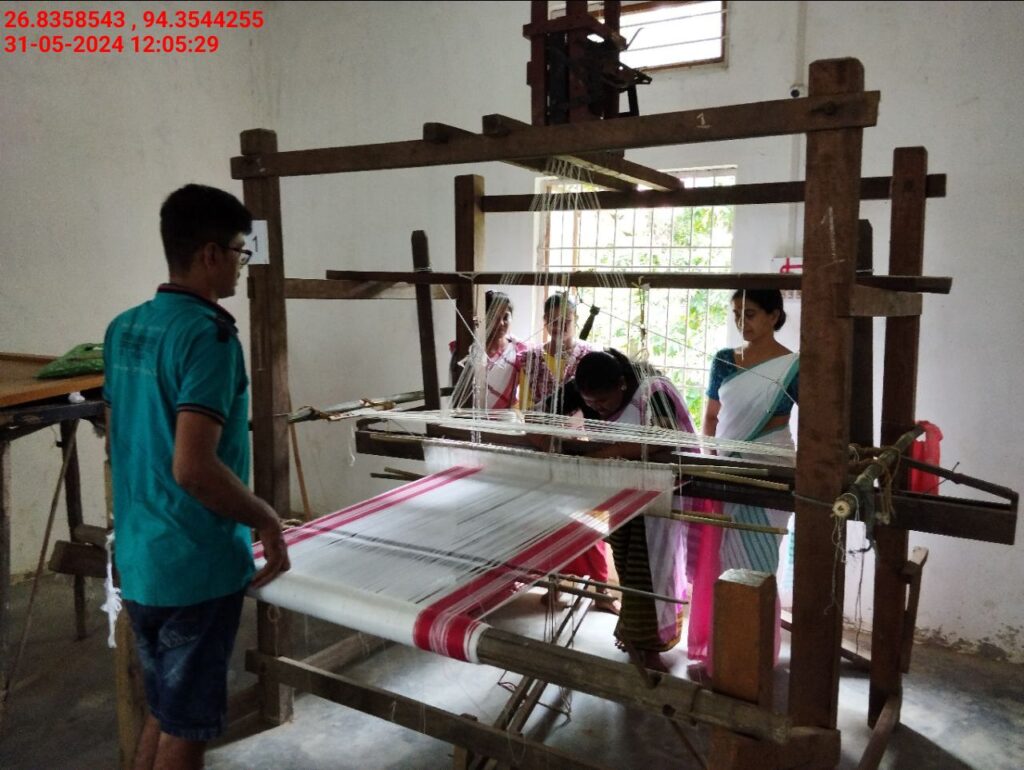 Jacquard Handloom Weaver training at IIE Incubation Centre, Hobai Pathar, batch 21147, 31-05-2024