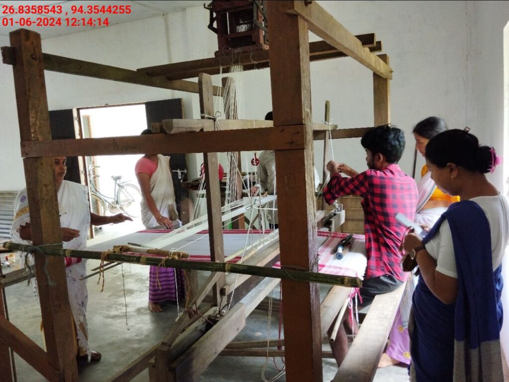 Jacquard Handloom Weaver training at IIE Incubation Centre, Hobai Pathar, batch 21147, 01-06-2024