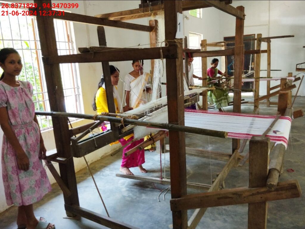 Jacquard Handloom Weaver training at IIE Incubation Centre, Hobai Pathar, batch 21147, 21-06-2024