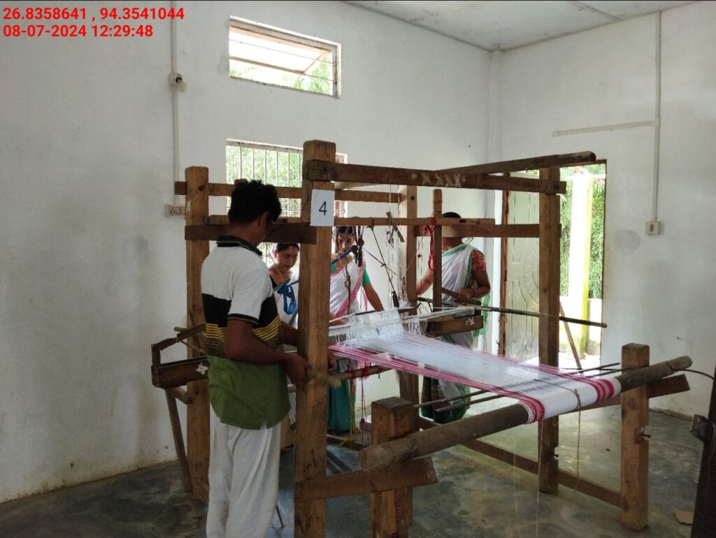 Jacquard Handloom Weaver training at IIE Incubation Centre, Hobai Pathar, batch 21147, 08-07-2024