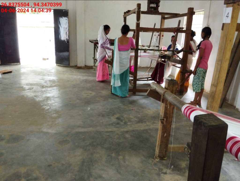 Jacquard Handloom Weaver training at IIE Incubation Centre, Hobai Pathar, batch 21175, 04-06-2024