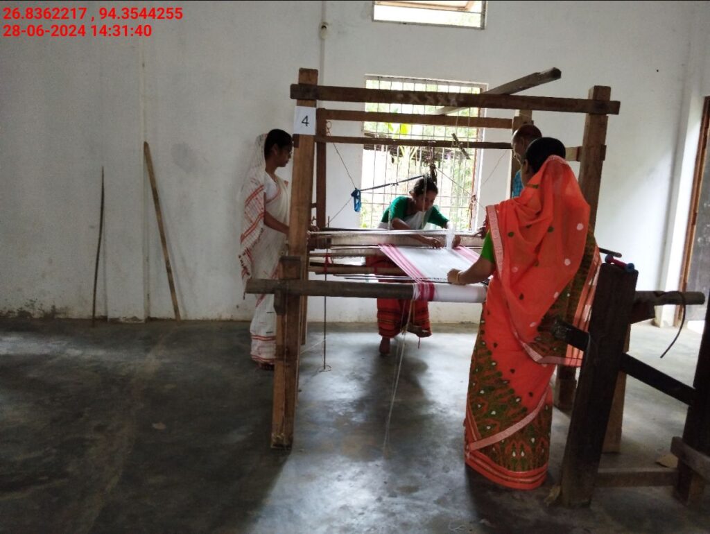 Jacquard Handloom Weaver training at IIE Incubation Centre, Hobai Pathar, batch 21175, 28-06-2024
