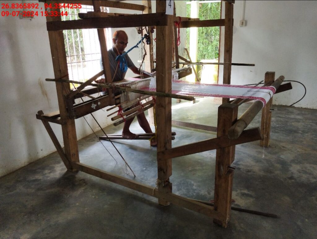 Jacquard Handloom Weaver training at IIE Incubation Centre, Hobai Pathar, batch 21175, 09-07-2024