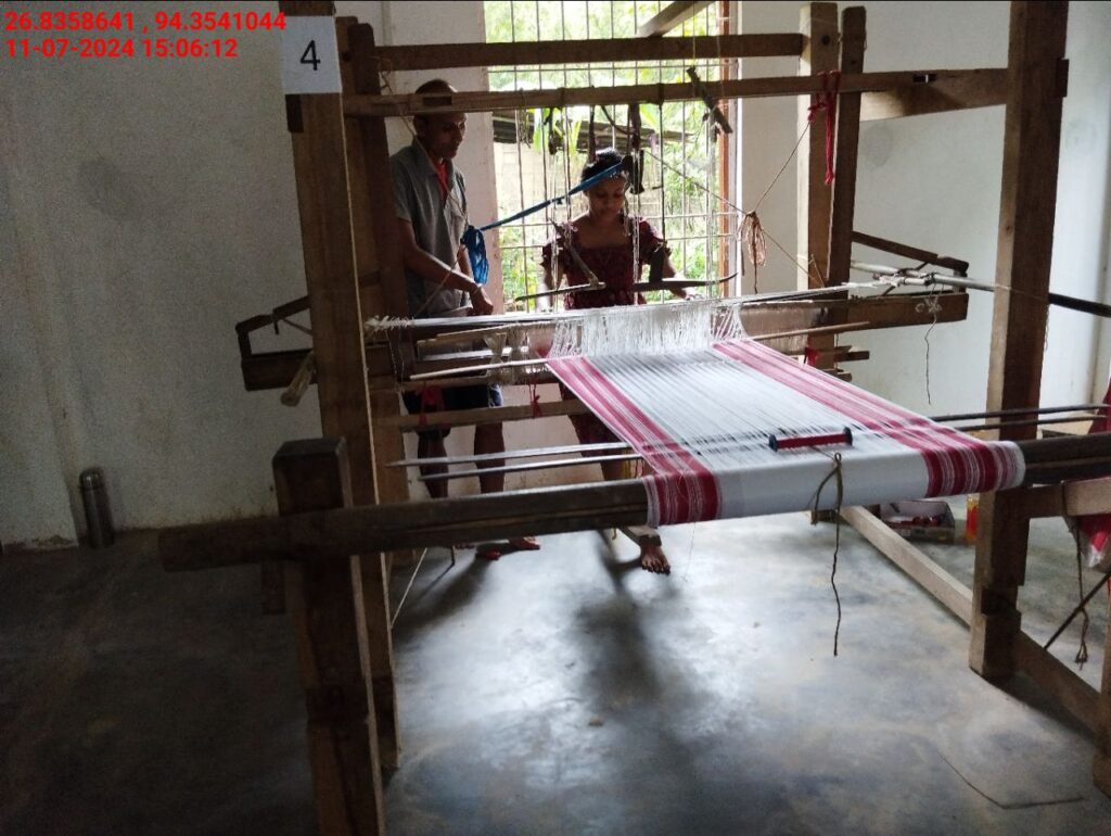Jacquard Handloom Weaver training at IIE Incubation Centre, Hobai Pathar, batch 21175, 11-07-2024