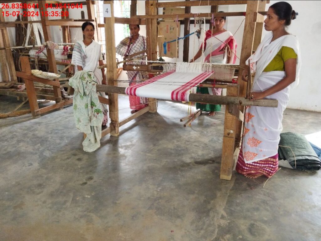 Jacquard Handloom Weaver training at IIE Incubation Centre, Hobai Pathar, batch 21175, 15-07-2024