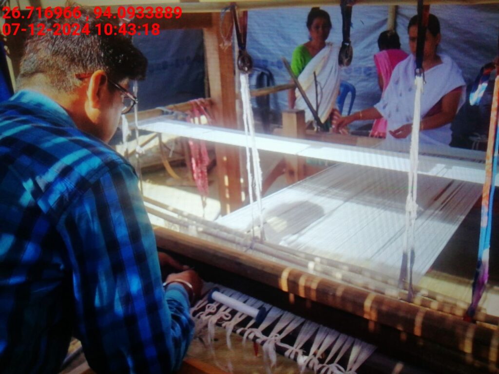 Jacquard Handloom Weaver training at IIE Incubation Centre, Hobai Pathar, batch 23859, 07-12-2024