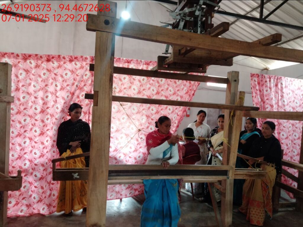 Jacquard Handloom Weaver training at IIE Incubation Centre, Hobai Pathar, batch 25833, 07-01-2025