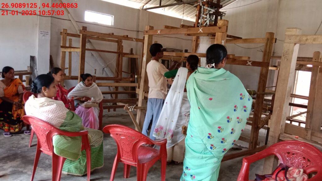 Jacquard Handloom Weaver training at IIE Incubation Centre, Hobai Pathar, batch 25833, 21-01-2025