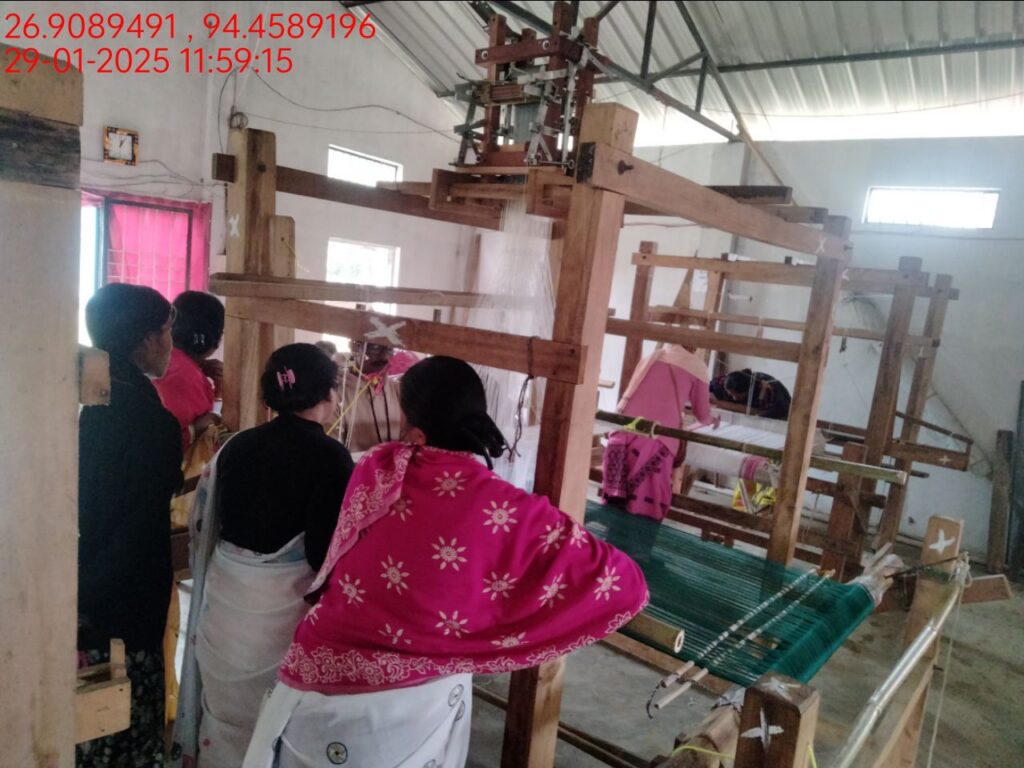 Jacquard Handloom Weaver training at IIE Incubation Centre, Hobai Pathar, batch 25833, 29-01-2025