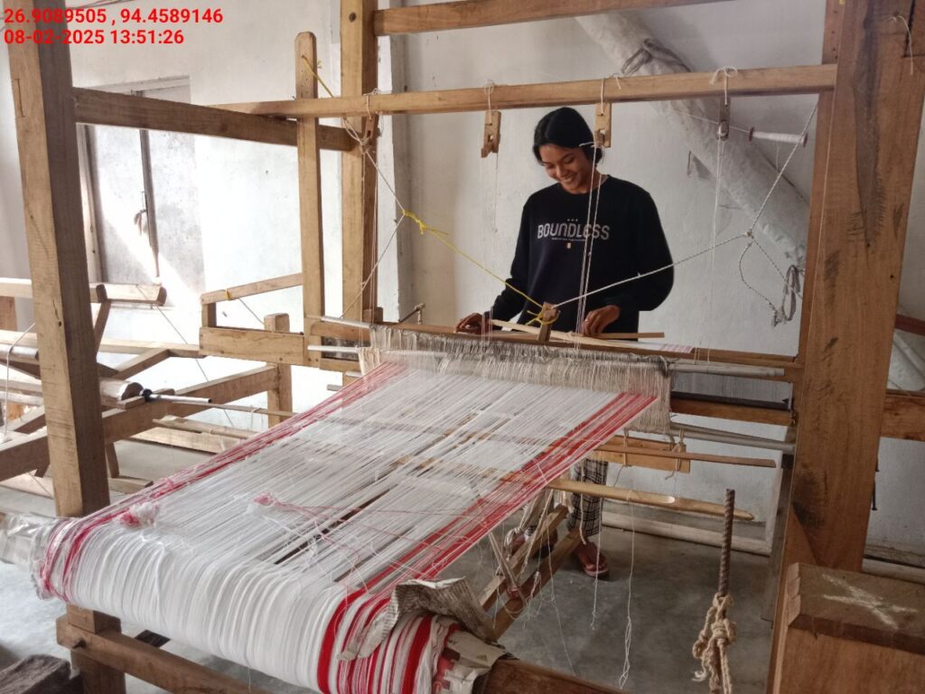 Jacquard Handloom Weaver training at IIE Incubation Centre, Hobai Pathar, batch 25833, 08-02-2025