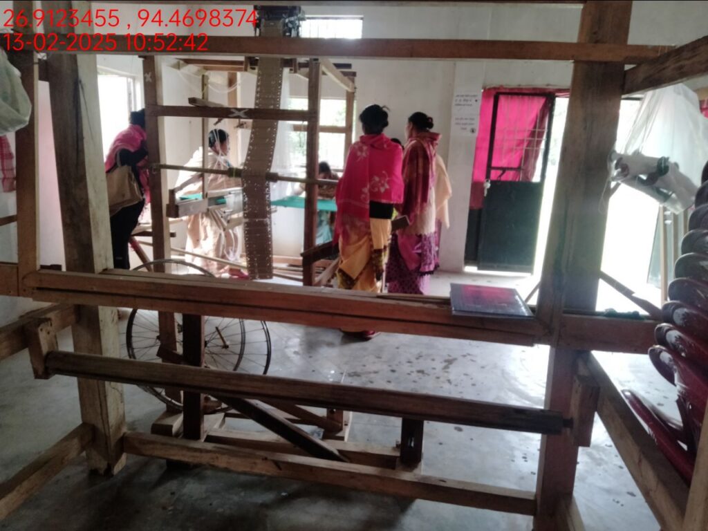 Jacquard Handloom Weaver training at IIE Incubation Centre, Hobai Pathar, batch 25833, 13-02-2025