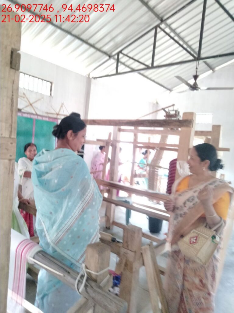 Jacquard Handloom Weaver training at IIE Incubation Centre, Hobai Pathar, batch 25833, 21-02-2025