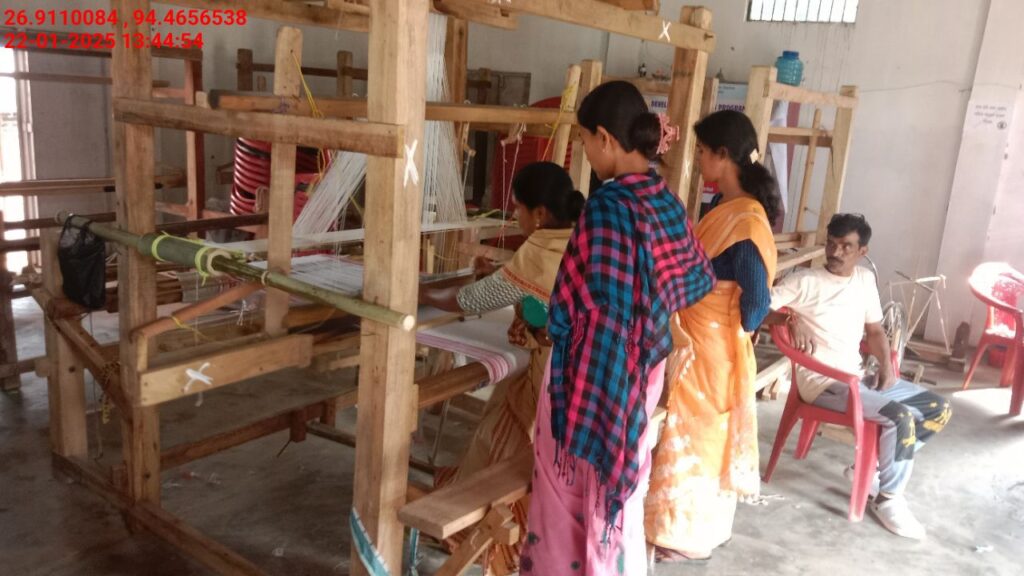 Jacquard Handloom Weaver training at IIE Incubation Centre, Hobai Pathar, batch 25834, 22-01-2025