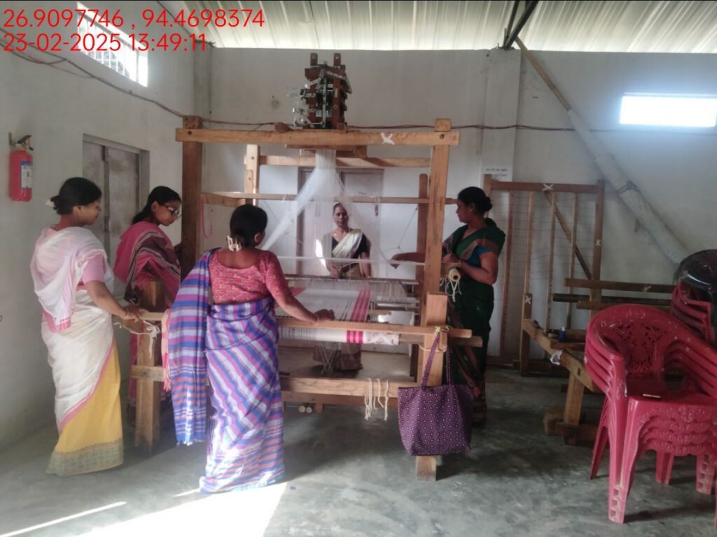 Jacquard Handloom Weaver training at IIE Incubation Centre, Hobai Pathar, batch 25834, 23-02-2025
