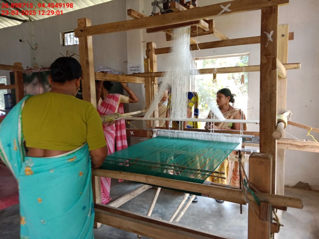 Jacquard Handloom Weaver training at IIE Incubation Centre, Hobai Pathar, batch 28460, 23-03-2025