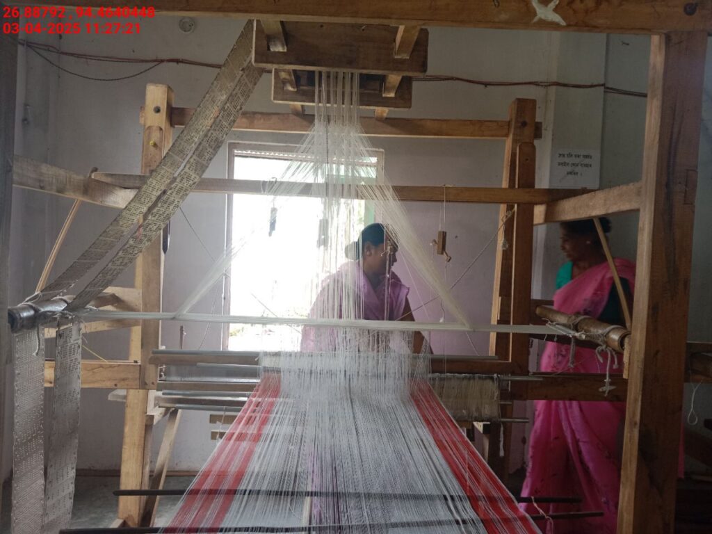 Jacquard Handloom Weaver training at IIE Incubation Centre, Hobai Pathar, batch 28460, 03-04-2025