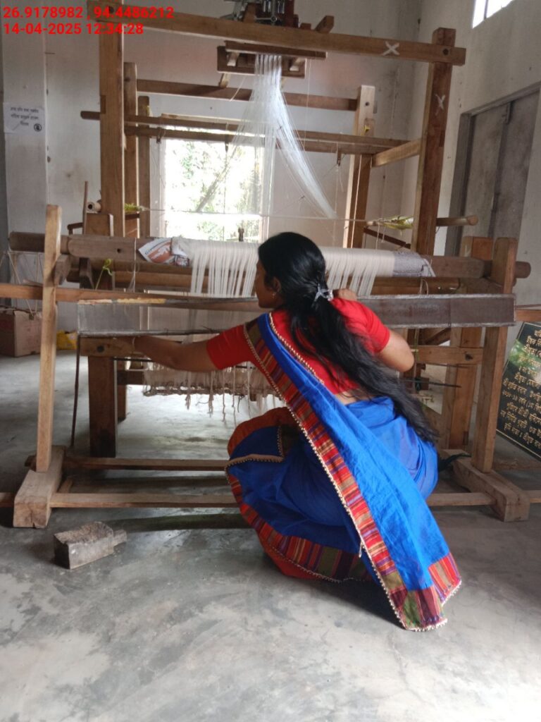 Jacquard Handloom Weaver training at IIE Incubation Centre, Hobai Pathar, batch 28460, 14-04-2025