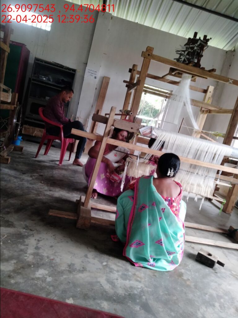 Jacquard Handloom Weaver training at IIE Incubation Centre, Hobai Pathar, batch 28460, 22-04-2025